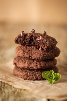 chocolate cookies stacked on top of each other with the words 5 ingredients nutella and oat cookies