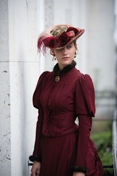 Victorian Dress Gown, Richard Jenkins Photography, Steampunk Outfits, Victorian Era Dresses, Richard Jenkins, Historical Hats, Elegant Style Women, Victorian Hats, Simple Gowns