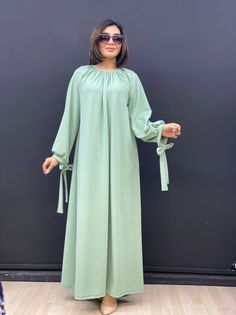 Modest Hijabi Outfits, Bubu Gown Styles, Hijab Designs, Maxi Dress Designs, Big Dresses, Velvet Dress Designs, Hijabi Outfits Casual, Muslim Fashion Dress