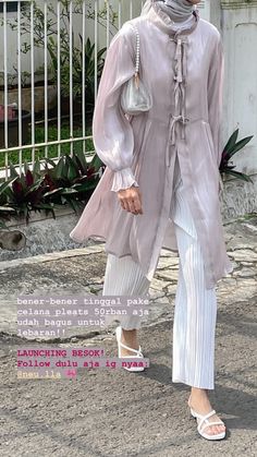 Outfit Ied Fitri, Khalifah Nasir, Raya Outfit Hijab, Outfit Kondangan Simple Hijab, Raya Outfit Ideas, Tunik Hijab Style Casual, Inspirasi Outfit Lebaran, Outfit Kondangan Casual, Outfit Lebaran Simple