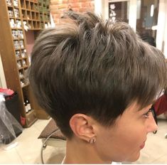 Short Stacked Hair, Short Hair Back, Girls Short Haircuts, Short Hair Pixie Cuts, Spiked Hair, Pixie Haircut For Thick Hair, Short Hairstyles For Thick Hair, Edgy Short Hair, Short Choppy Hair