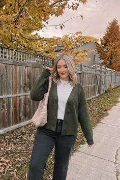 Winter Mid Size Outfits, Black And Dark Green Outfit, Curvy Outfit Inspiration, 58 Degree Weather Outfit, Old Navy Fall 2024 Outfits, Green Cardigan Outfit Winter, Midsize Modest Outfits, Dark Green Cardigan Outfit, Midsize Fall Outfits 2024