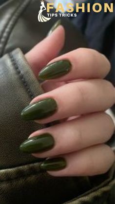 Green N Black Nails, Almond Nails Olive Green, Green Nails Inspo Aesthetic, Green Nails Outfit, Nails 2024 Green, Plain Green Nails, Green Nails 2024, Dark Green Nails Almond, Almond Nails Dark Green