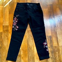 Great, Like New Condition Never Worn Black Embroidered Straight Leg Pants, Casual Black Embroidered Pants, Casual Mid-rise Embroidered Pants, Spring Embroidered Black Pants, Spring Black Embroidered Pants, Casual Mid-rise Pants With Floral Embroidery, Casual Embroidered Stretch Pants, Casual Stretch Embroidered Pants, Mid-rise Cotton Pants With Floral Embroidery