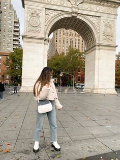 All White Doc Martens Outfit, White Platform Chelsea Docs Outfit, White Platform Dr Martens Outfit, White Dr Martens Chelsea Boots, White Chelsea Dr Martens Outfit, Dr Marten White Boots Outfit, White Doc Outfit, White Doc Martens Chelsea Boot Outfit, White Doc Boots Outfit