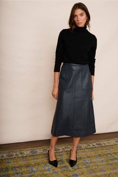 Leather Midi Skirt Street Style, Black Aline Skirt Outfit Winter, Fall Work Outfits Skirts, Most Fashionable Outfits, Black Aline Skirt Outfits, A Line Leather Skirt Outfit, 30 Something Fashion, Fall Business Outfits For Women, Midi Leather Skirt Outfit