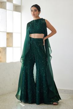 Crop Top Outfits Indian, Tops Outfit Ideas, Crop Top And Pants Set, Crop Top Pants Set, Sangeet Outfit, Trendy Outfits Indian, Tops Outfit, Outfits Indian