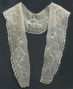 1900 Hand embroidered collar - Vintage Textiles Edwardian Neckwear, Vintage White Victorian Dress With Lace Collar, White Embroidered Lace Handkerchiefs, Whitework Embroidery, Embroidered Handkerchief Vintage, Victorian Vintage White Lace With Lace Work, Antique Embroidery, Embroidered Collars, Vintage Textile