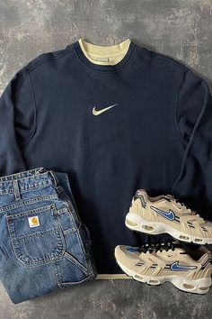 Carhartt Jeans Outfit, Nike Sweatshirts Vintage, Vintage Nike Sweatshirt, Vintage Retro Clothing, Trendy Boy Outfits, Streetwear Mode, High Street Fashion, Guys Clothing Styles