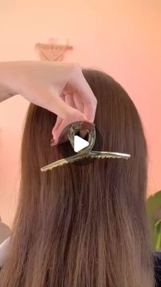 Easy And Beautiful Hairstyles, Curly Hair Up, Messy Bob Hairstyles, Beach Hairstyles For Long Hair, Hair And Makeup Tips, Chin Length Hair