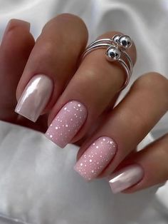 Classy Nail Designs Winter, Simple Winter Nails 2023, Pink Grey White Nails, Winter Nail Design 2023, Winter Nails Inspiration 2023, Nails Inspiration Winter Square, Best January Nail Colors 2023, Classy Nails Short Winter Pink, Classy January Nails