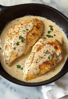 This Creamy Ranch Chicken is a must-try! Juicy chicken breasts are cooked in a velvety ranch-infused sauce, making it a perfect recipe for quick dinner ideas and healthy comfort food. Whether it’s a busy weeknight or a cozy family dinner, this dish is guaranteed to impress. Get inspired in the kitchen – grab the recipe now! #EasyChickenRecipes #RanchChicken #QuickDinner #ChickenDinnerIdeas #CreamyChicken #OnePanMeals #SimpleDinnerIdeas #FamilyMeals #HealthyDinner #ComfortFoodRecipes #DinnerIn30 #EasyWeeknightMeals #ChickenBreastRecipes #SavoryRecipes Creamy Ranch Chicken, Quick Dinner Ideas, Creamy Ranch, Healthy Comfort, Quick Chicken, Ranch Chicken, Healthy Comfort Food, One Pan Meals, Juicy Chicken