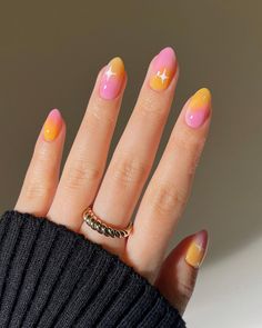 Cirque Colors (@cirquecolors) • Instagram photos and videos Peachy Pink Nail Designs, Pink Orange Gradient Nails, Summer Jelly Nails, Sherbet Nails, Gradiant Nails, Spring Nails Easy, Mango Nails, Nail Art Gradient, Jelly Nail Art