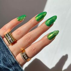 Another fantastic color choice for witchy nails? Slime green. Case in point: this ultra-fine shimmer mani with 3D swirls. You can recreate the raised design using a fine-lining nail art brush dipped in builder gel. Green Slime Nails, Slime Nails, Halloween Manicure, 3d Nail Art Designs