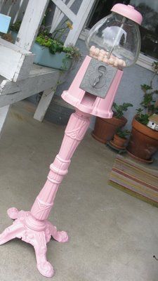 Transformed gumball machines Budget Decorating, I Believe In Pink, Pink Houses, Do It Yourself Projects, Tickled Pink, Chewing Gum