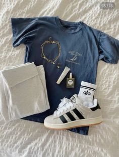 Ron Jon Shirt Outfit, Outfit Layout Ideas, Ron Jon, Oufits Casual, Outfit Inspo Summer, Outfit Layout