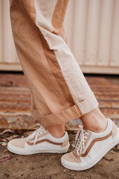 Neutrals Outfit, Pijamas Women, Tenis Vans, Sneaker Outfits, Hype Shoes, Aesthetic Shoes, Vans Sneakers