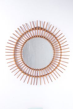 Franse ronde Rotan spiegel Bohemien Stijl voorkant Round Rattan Mirror, French Mirror, Rattan Mirror, Timeless Art, The 1960s, Bohemian Style, Interior Styling, Vintage Designs, Living Spaces