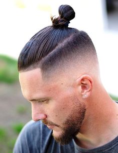 Man Bun Haircut, Man Bun Undercut, Man Bun Styles, Beyonce Hair, Man Bun Hairstyles, Undercut Men, Top Knot Hairstyles, Bun Styles, Bun Hairstyle