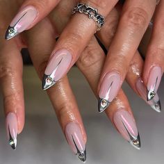 Coloured Chrome French Tip Nails, Gold And Silver Chrome Nails, Chrome Tipped Nails, Chrome French Tip Nails, Silver Nail Designs, Chrome Nails Designs, Drip Nails, Silver Nail, Nail Art Inspo