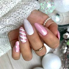 Get Festive with Stunning Christmas Nail Designs for the Holiday Season | Kingston Designs #christmasnailaesthetic #christmasnail2023 #christmasnail #christmaenailsacrylic White Winter Nails, Nail Acrylic, Simple Acrylic, Hot Pink Nails, Nails Trends, Nails Colors, Christmas Nail Art Designs