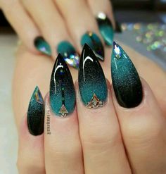 Fall Nails Designs, Witchy Nails, Stiletto Nail Art, Nails Stiletto, Gothic Nails, Cute Nails For Fall, Goth Nails, Nail Design Inspiration