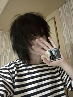 Long Haired Emo Guys, Skunk Hair On Short Hair, Hairstyles For Medium Length Hair Pony, Emo Boys With Long Hair, Haircut For Boys With Long Hair, Emo Hair Guys, Guys Wolfcut, Aesthetic Guy Hairstyles, Black Hair Aesthetic Boy