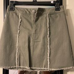 Only Worn Once! Like Brand New! Spring Mini Skirt With Frayed Hem, Chic Mini Skort With Frayed Hem, Chic Mini Skirt With Frayed Hem, Chic Skort With Frayed Hem Mini Skirt, Mini Skirt With Frayed Hem, Mini Skirt With Frayed Hem For Day Out, Mini Skirt With Frayed Hem For Fall, Trendy Skirt With Frayed Hem For Day Out, Green Skirt