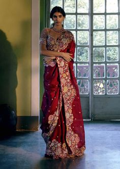 Mishru-Red Flora Ayana Saree Set-INDIASPOPUP.COM Draping Styles, Saree And Blouse, Saree Draping, Indian Look, Indian Dresses Traditional, Bridal Sarees, Saree Trends, Red Saree, Lakme Fashion Week