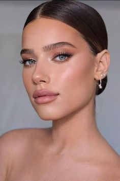 10 Old Money Makeup Looks to Instantly Elevate Your Aura - By Jessi Ann Check more at https://beautyfashionideas.com/makeup/10-old-money-makeup-looks-to-instantly-elevate-your-aura-by-jessi-ann/