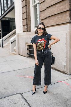 Wide Leg Denim Outfit, Black Wide Leg Jeans Outfit, Edgy Work Outfits, Edgy Tops, Wide Leg Jeans Outfit, Outfit Pieces, Badass Outfit, Black Jeans Outfit, Classic Denim Jacket