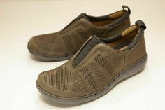 Clarks Artisan Unstructured. Light wear. Women's US size:  6 Width:  medium EU size:  36 Heel:  .75" --------------------------------------- Office Use brn rl  K29 Clarks Shoes Women Unstructured Size 6, Slip On Flats, Chelsea Boots, Ankle Boot, Slip On, Size 6, Boots, Heels, Sneakers