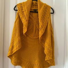 Nwot. Super Soft Crochet Circle, Crochet Circles, Gold Yellow, Dandelion, Sweaters For Women, Crochet, Yellow, Women Shopping, Gold