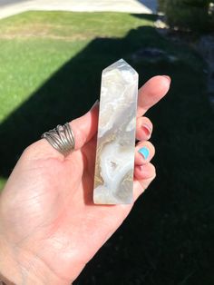 🌸This is a beautiful large Moss Agate tower. This tower has one of a kind patterns with druzzy spots. It is 4 inches tall, and 1 inch squared. 🌸Moss Agate is said to bring emotional balance and encourages tranquility. It's a calming stone when you have a high level of overwhelming emotions. It helps improve mental function, concentration, and healing knee struggles. Overwhelming Emotions, Red Moss Agate, Calming Stones, Emotional Balance, Meditation Yoga, Moss Agate, High Level, Crystal Items, Unique Patterns