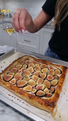 Easy Fig Tart Tart Puff Pastry, Caramel Ice Cream Recipe, Sandwich Sign, Fig Season, Fig Tart, Salted Caramel Ice Cream, Mediterranean Quinoa Salad, Bean Pods, Caramel Ice Cream