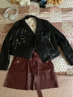 leather outfit inspo (mine x) Darker Outfits, Brooklyn Fashion, Dr Wardrobe, Clean Fashion, Cute Dress Outfits, Everyday Dress, Dark Outfits, Favorite Sweater, Leather Outfit