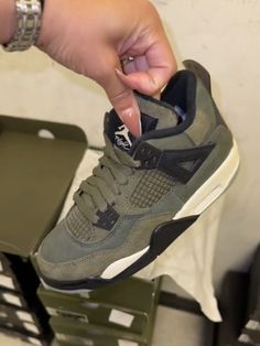 Olive Green Shoes, Olive Shoes, Green 4s, Pretty Sneakers, Trendy Shoes Sneakers, Pretty Shoes Sneakers, Jordan Shoes Retro, Christmas Shoes, All Nike Shoes