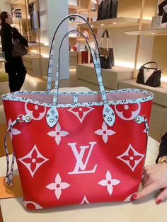 Zapatillas Louis Vuitton, Cheap Purses, Red Purse, Handbags Designer, Fashion Tote Bag, Handbags Fashion, Stone Mountain, Neverfull Mm