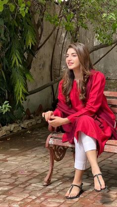 Kinza Hashmi Dresses, Pakistan Girl, Kinza Hashmi, Eastern Dresses, Pakistani Women Dresses, Happy New Year 2023, Merry Christmas Happy New Year, Dressing Sense, Gowns Dresses Elegant