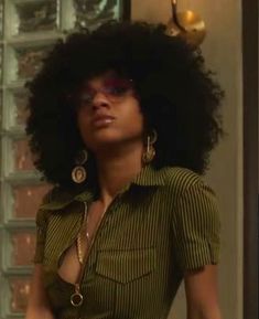 70s Outfits Black Women Summer, Afro 80s Fashion Black Women, Indie Black Women, 70’s Black Fashion, Earthy Black Woman Hairstyle, Black 70s Fashion, 80s Black Women, Afro In The 70s, Afros In The 70s