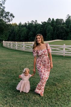 Red White Floral Dress, Floral Maxi Dresses, Beautiful Maxi Dresses, Short Sleeve Maxi Dresses, Linen Maxi Dress, White Floral Dress, Puff Sleeve Dresses