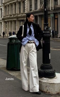 Female Office Outfits, 40s Mode, Old Money Fashion, Female Office, Money Fashion, Casual Chique, Uni Outfits