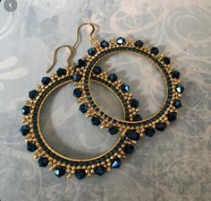 Gold Round Beaded Earrings With Faceted Beads, Gold Round Faceted Beads Earrings, Blue Wire Wrapped Hoop Beaded Earrings, Beaded Jewelry Bracelets, Beaded Earrings Diy, Beaded Jewelry Designs, Beaded Bracelet Patterns