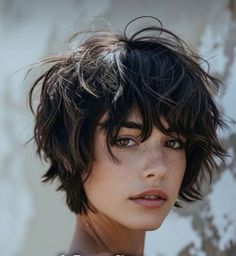 Pixie Cut Long Face, Wavy Layered Bob, Short Wavy Hair With Bangs, Short French Bob, Wavy Pixie Haircut, Kort Bob, Hairstyle Long, Shaggy Short Hair, Hair With Layers