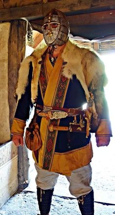 Anglo Saxon Warrior, Anglo Saxon Clothing, Saxon History, Anglo Saxon History, Viking Garb, Male Outfits, Germanic Tribes, Viking Reenactment, Viking Costume