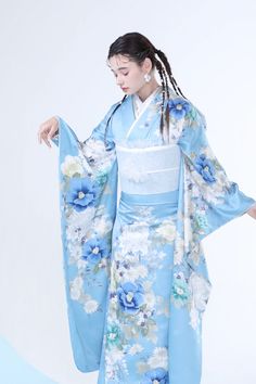 BeauT｜振袖詳細｜BTN-2310｜振袖スタイルに 驚きと感動を Kimono Aesthetic, Shoes Inspiration, Blue Kimono, Kimono Design, Shoe Inspiration, Traditional Clothes, Kimono Fabric, Japanese Outfits, Women's Costumes