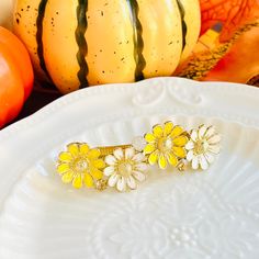 Elevate your hair game with our Daisy Hair Barrette! This beautiful barrette features delicate daisies, adding a touch of nature to your hair. Perfect for any occasion, it will adorn your hairstyle while also making a statement. Give your hairstyle a fresh and feminine touch with our Daisy Hair Barrette! Dimensions: 6.1*2.1cm Materials: Alloy, enamel Daisy Hair, Your Hairstyle, Hair Game, Hair Barrettes, Daisy, Hair Styles, Hair, Margaritas