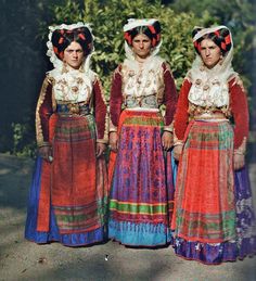 Europe | Portrait of three Greek women wearing traditional clothing, The First Color Photographs of Greece, 1913 Dutch Costume, Greek Costume, Greek Women, Bali Hai, Three Women, Folk Dance, Colorful Portrait, Folk Costume