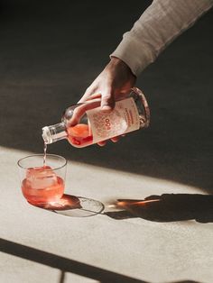 Cocktail Photography, Wine Photography, Drink Photo, Food Drink Photography, Graphic Design Packaging, Packaging Design Inspiration, Commercial Photography, Kombucha, Bottle Design