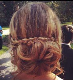 32 Overwhelming Bridesmaids Hairstyles Pretty Designs Wedding Hairstyles Bridesmaid, Bridesmaid Hair Updo, Popular Haircuts, Short Wedding Hair, Bridesmaid Hairstyles, Short Hair Updo, Braided Updo, Wedding Hair And Makeup, Bridesmaid Hair